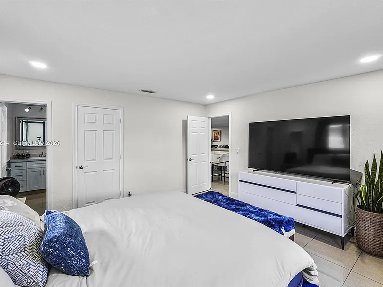 3701 NW 114th Ave — Photo 17