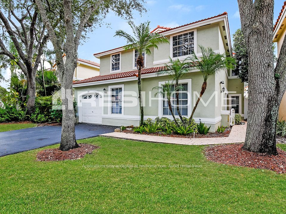 1st image of 805 Garnet Cir