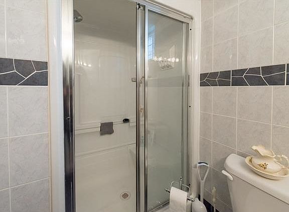 4th image of 9527 86th St NW