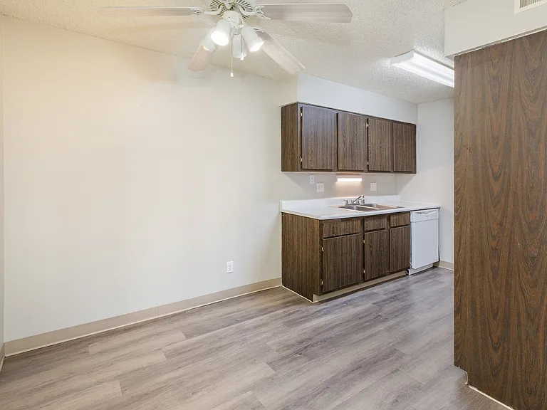 Berkshire Apartments — Photo 10
