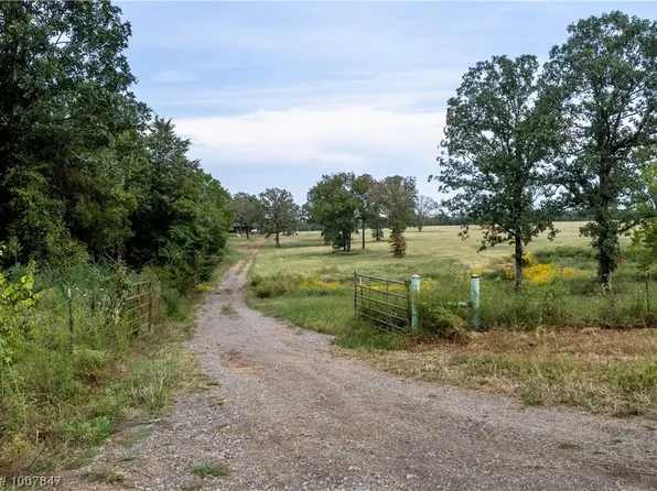 E 1040th Rd, Muldrow, OK 74948