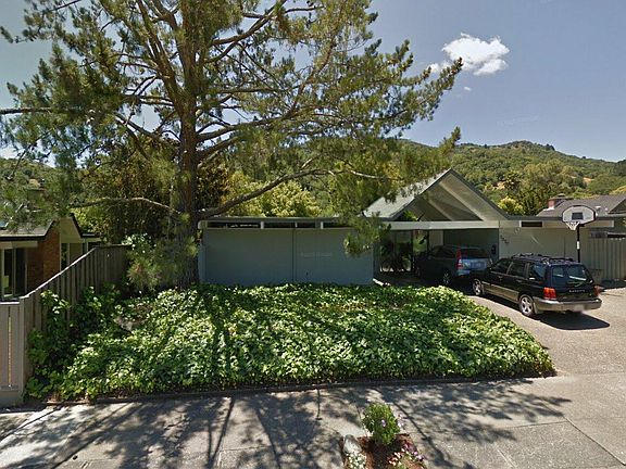 Location is a few blocks to Pool and Tennis