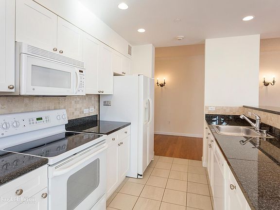 4th image of 300 Mamaroneck Ave APT 607