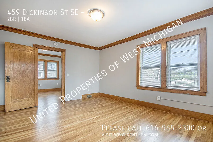 Building Photo - 459 Dickinson St SE #2