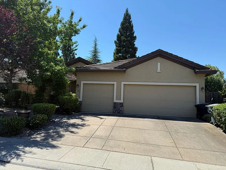 3297 Rock Creek Way — Photo 2