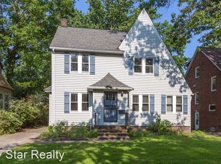 888 Cambridge Rd, Cleveland Heights, OH 44121