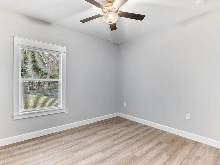 631 Oakland Ave — Photo 22