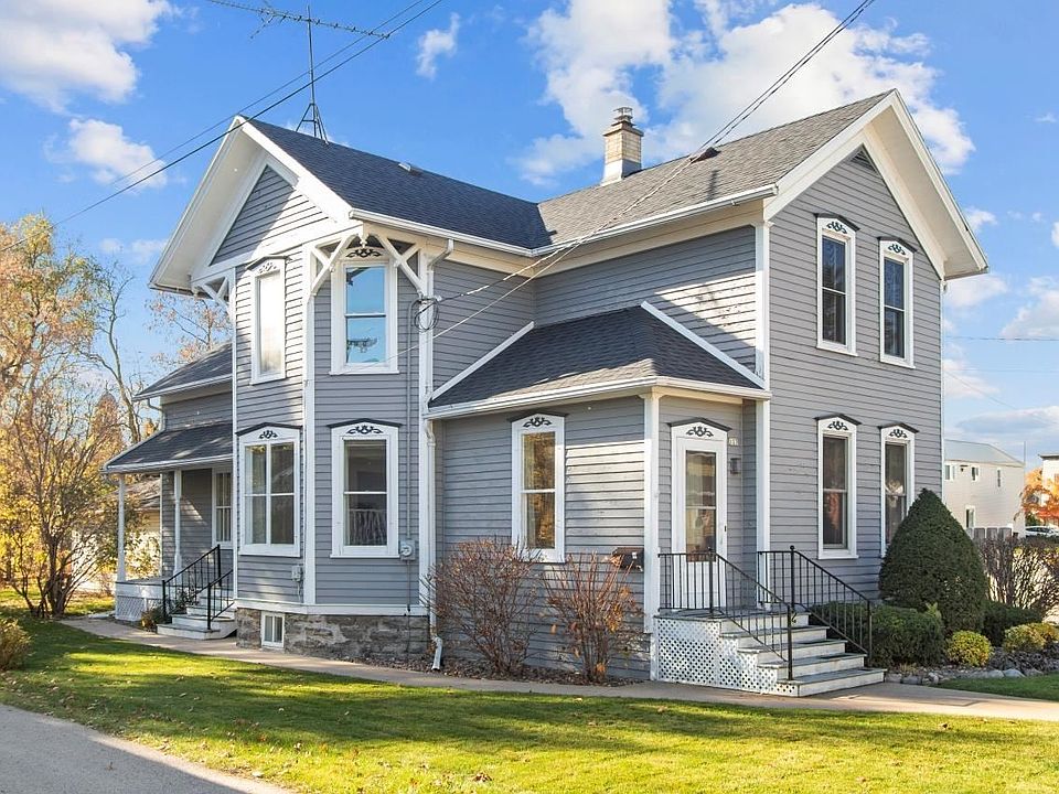 1st image of 123 W 10th Ave