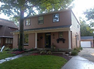 1122 Eastwood Ave SE, East Grand Rapids, MI 49506