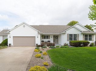 360 Mary Jo Ave, Robins, IA 52328