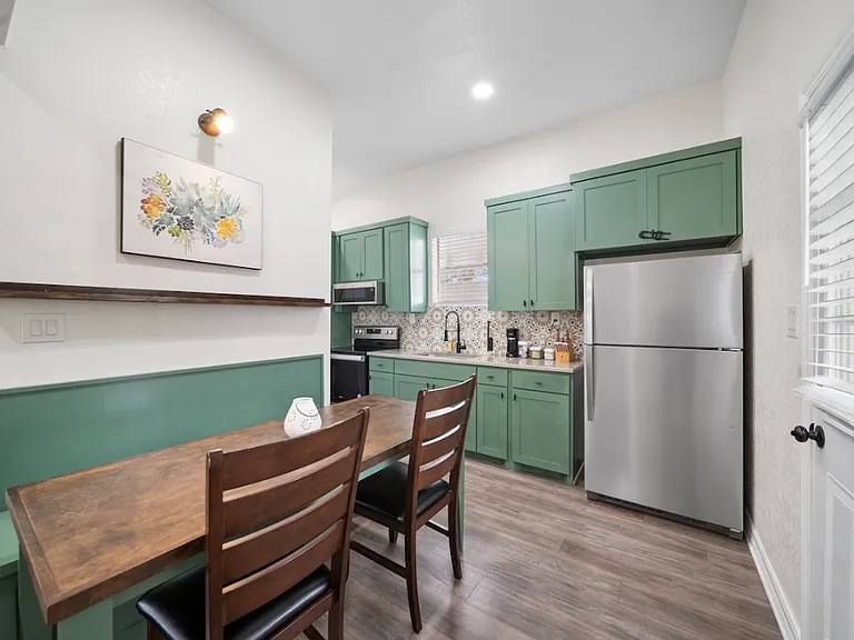 322 Andrews St #B — Photo 4