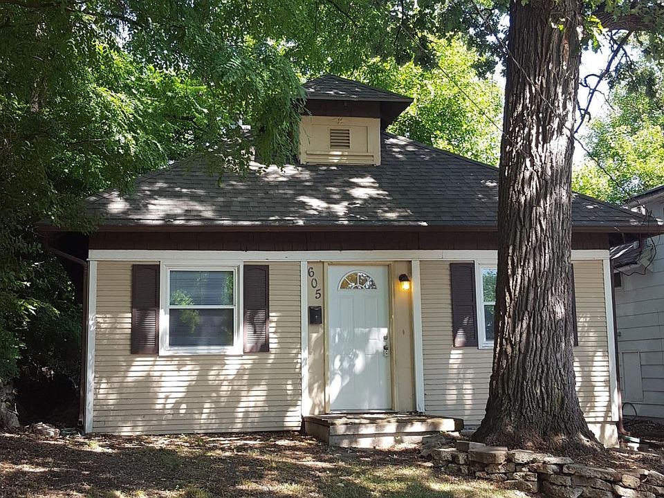 1st image of 605 23rd St
