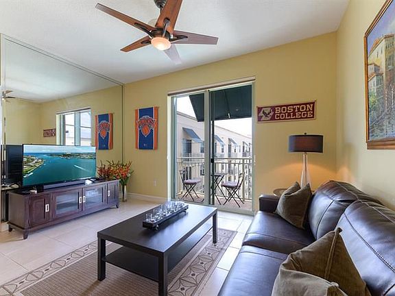 5th image of 610 Clematis St APT 821