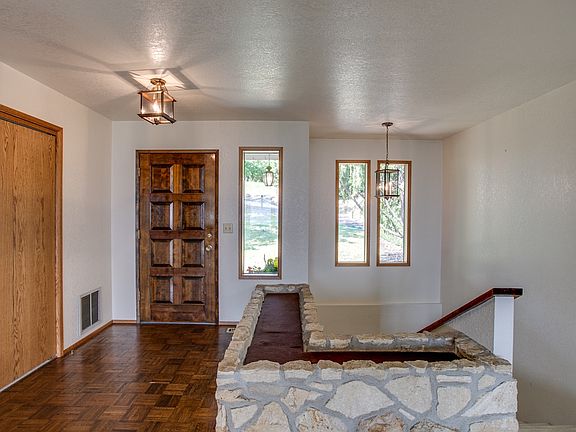 2nd image of 810 Ute Ave
