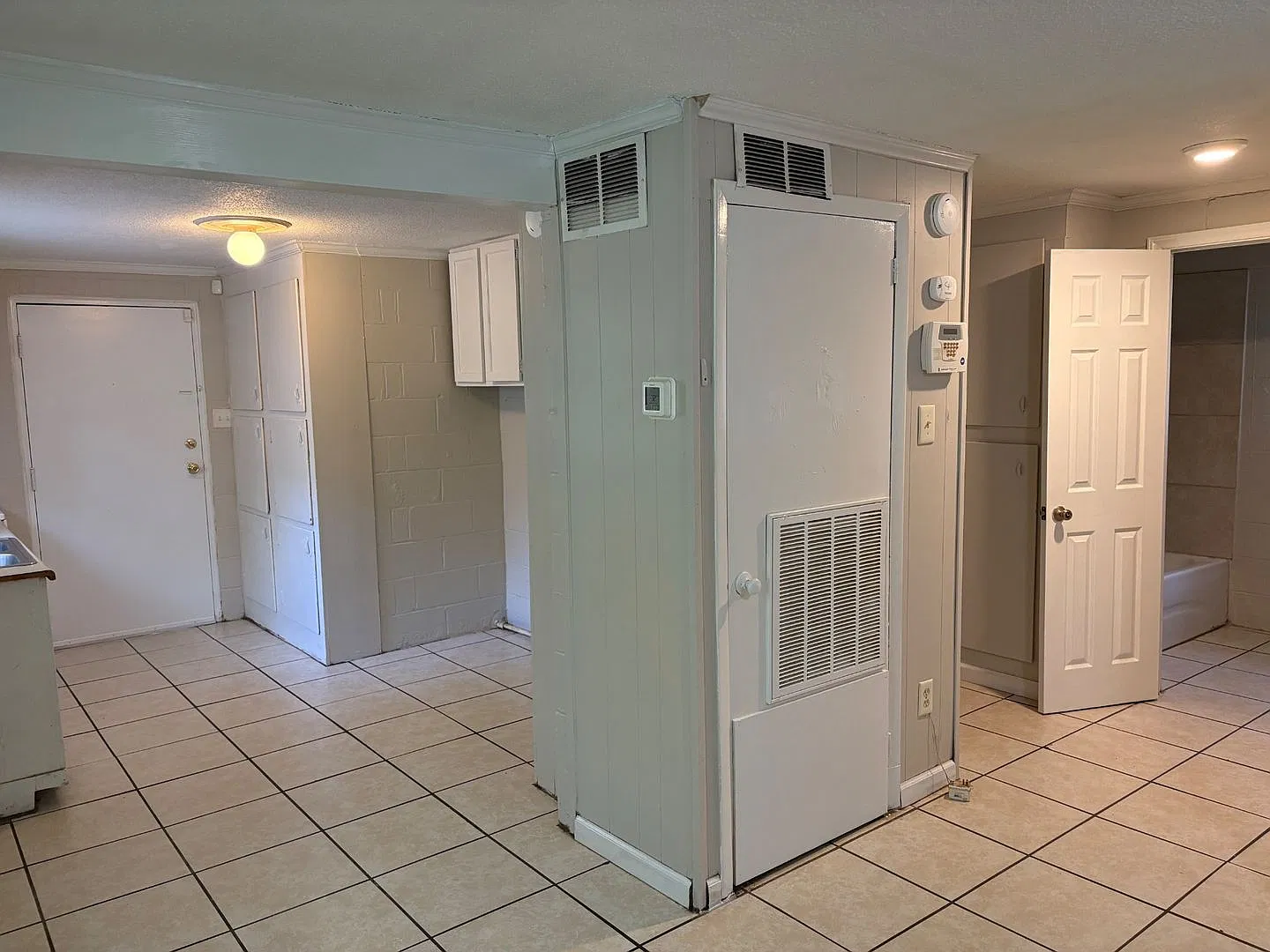 2 bed 1 bath house near Five Points! $975/month - All new appliances! — Photo 3