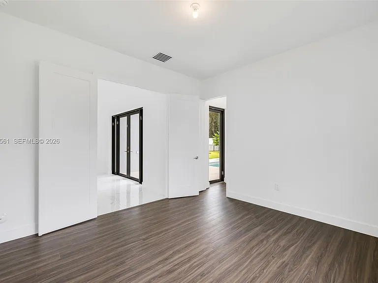 19749 NE 16th Pl — Photo 27