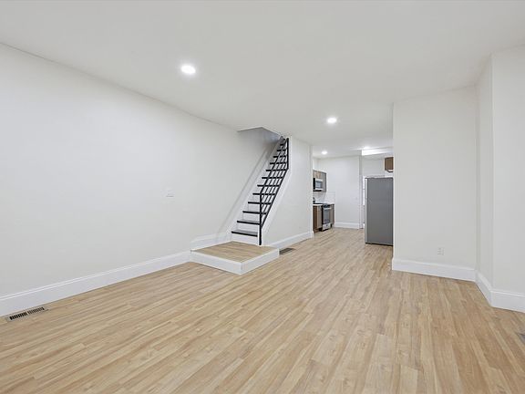 4th image of 42 N Lindenwood St