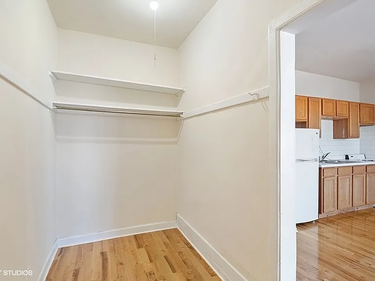 1050 West George St — Photo 6