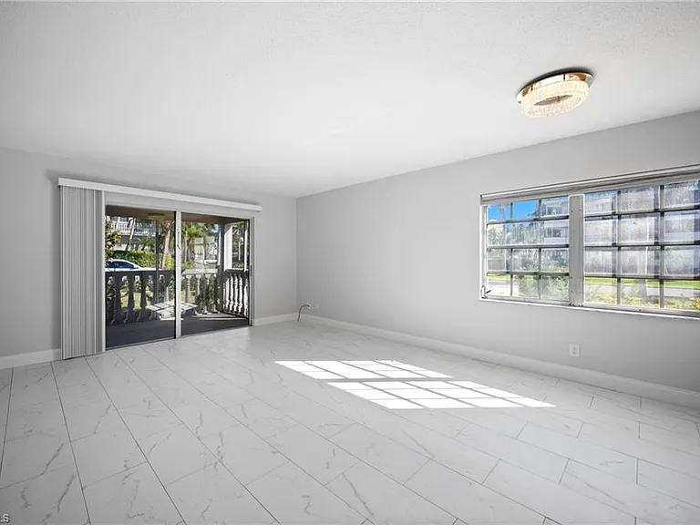 666 3rd St S #106 — Photo 3