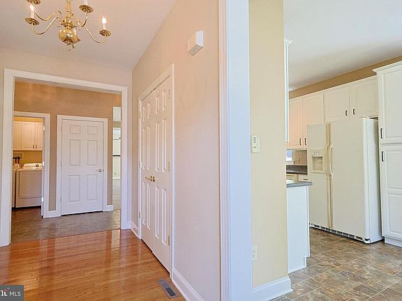 5th image of 3166 Arbour Green Ct