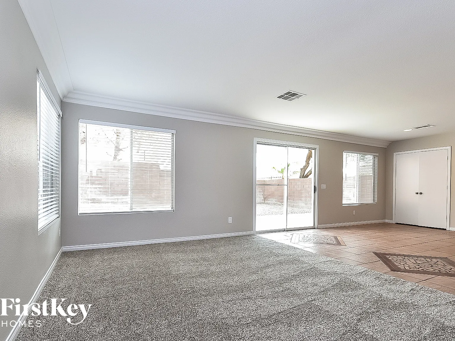 3 bed, 2.5 bath, 1674 sqft, $2,285 — Photo 4