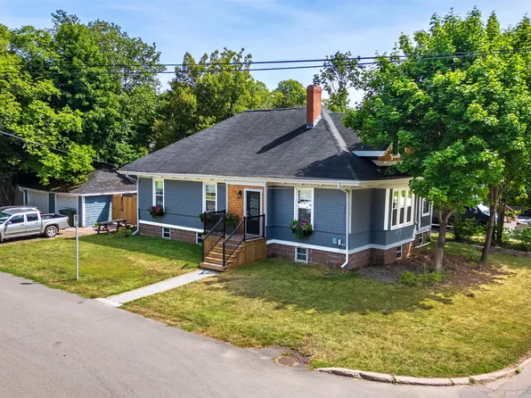20 N River Rd, Charlottetown, PE C1A 3K4