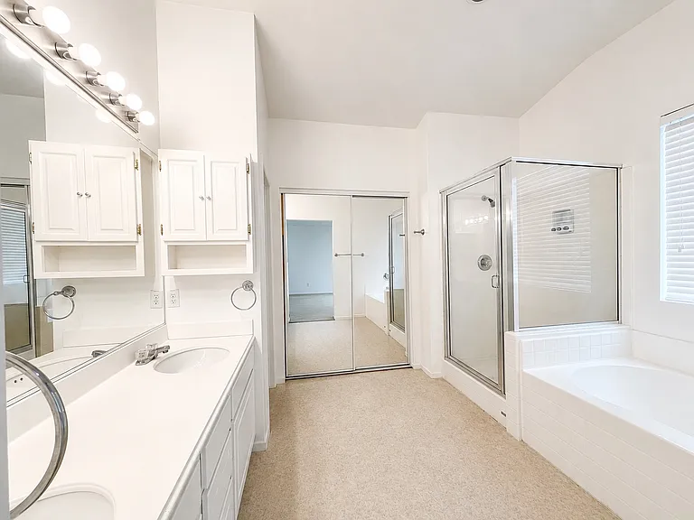 8685 Orchard Park Dr — Photo 16