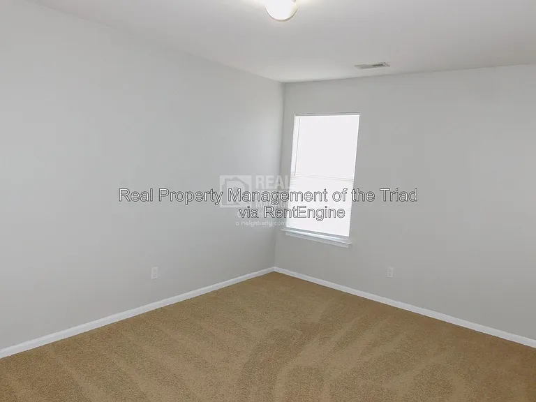 8 Rockport Ct — Photo 21