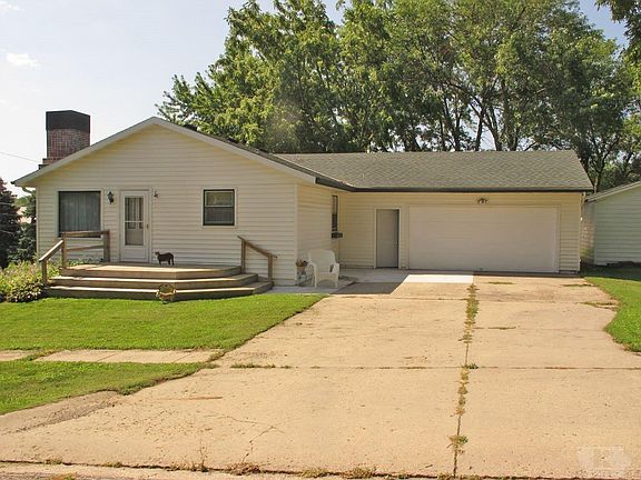 3rd image of 206 2nd Ave