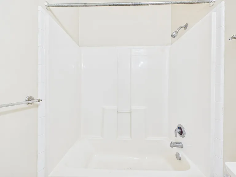 121 W Broad St #404 — Photo 26