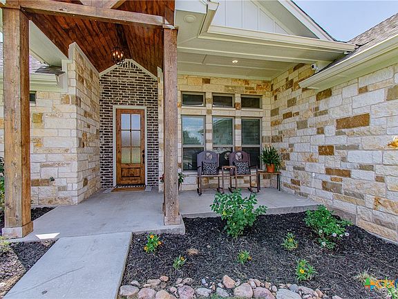 3rd image of 321 Presa Dr