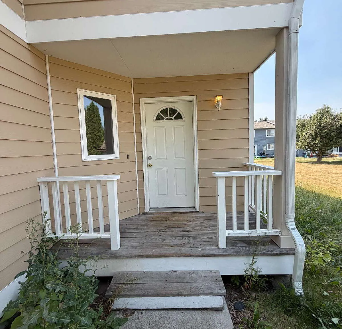 3 bed, 2.5 bath, $2,100 — Photo 2