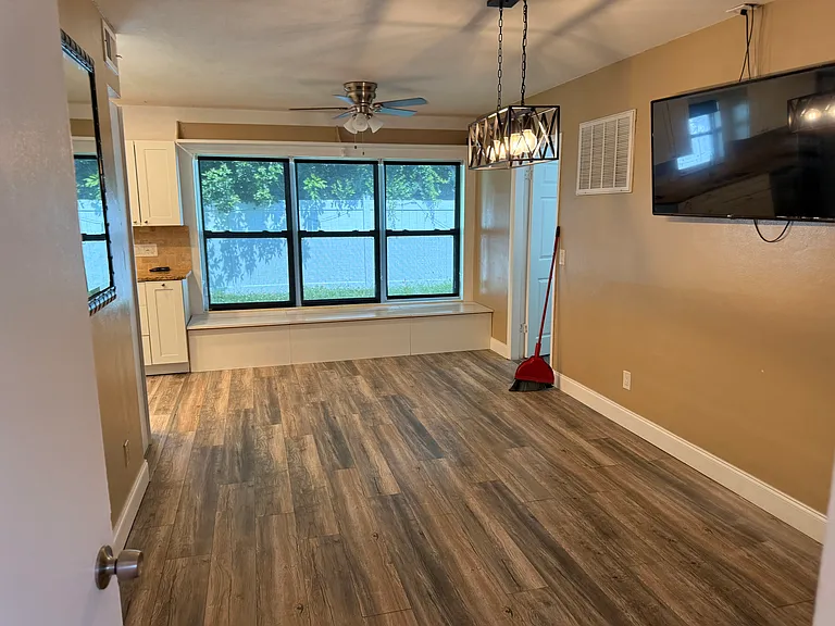 2505 Forest Pkwy S — Photo 8