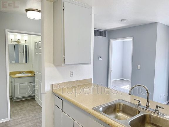 4th image of 1507 N Durant St Unit 45