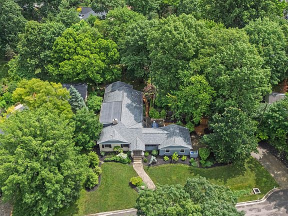 2nd image of 3974 Wynding Dr