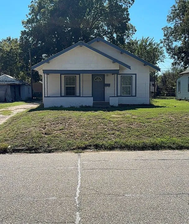 1511 W Elm Ave