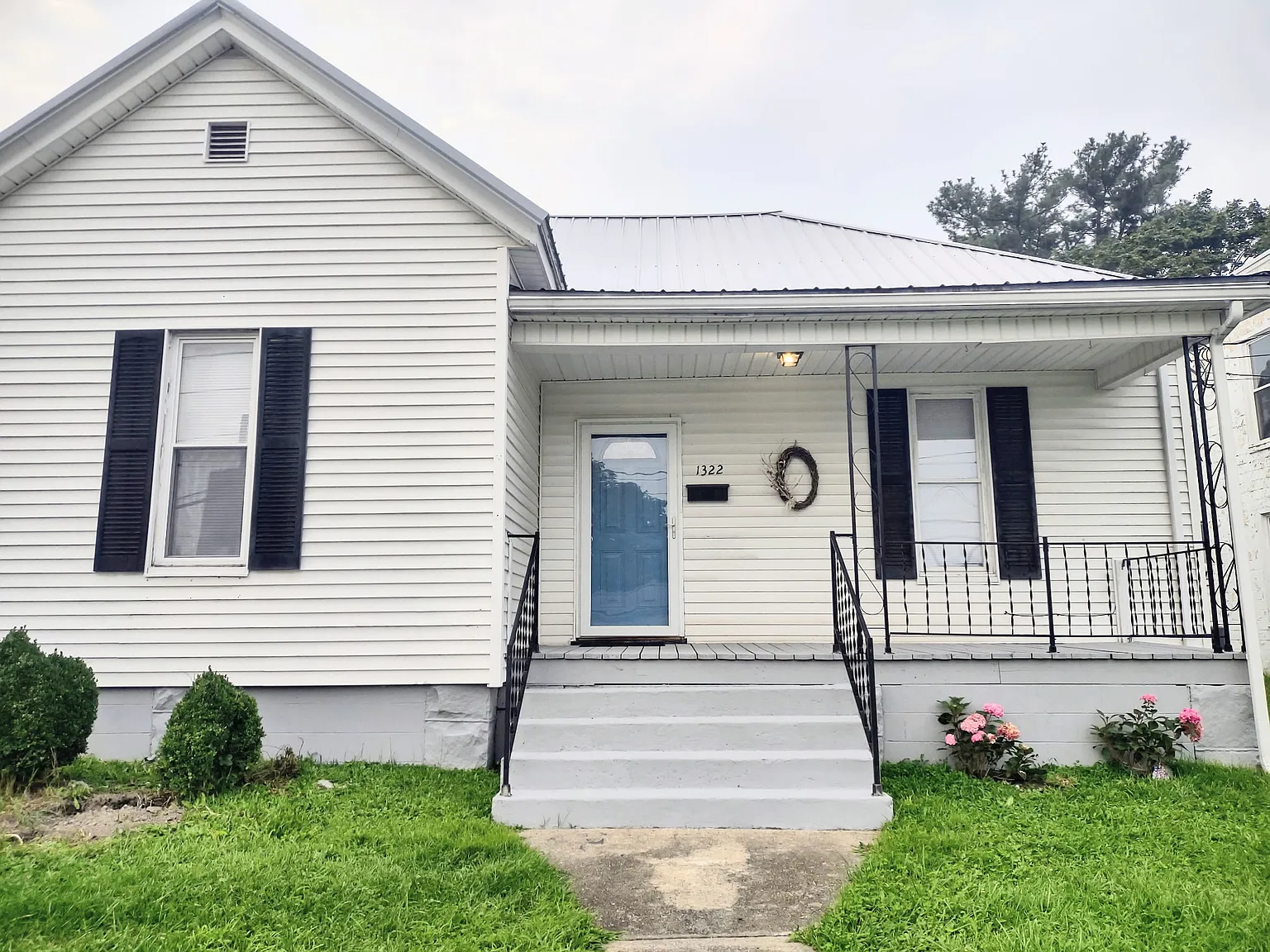 2 bed, 1380 sqft, $2,000 — Photo 1