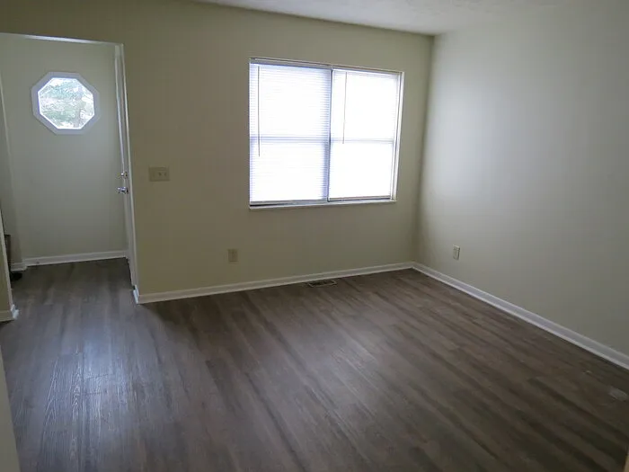 2 bed, 1.5 bath, 1225 sqft, $1,100 — Photo 3