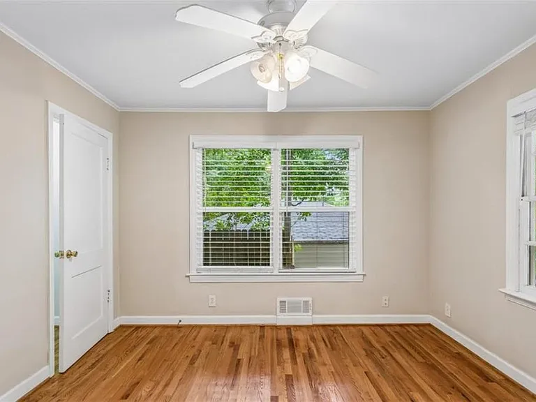1910 La Dawn Ln NW — Photo 15