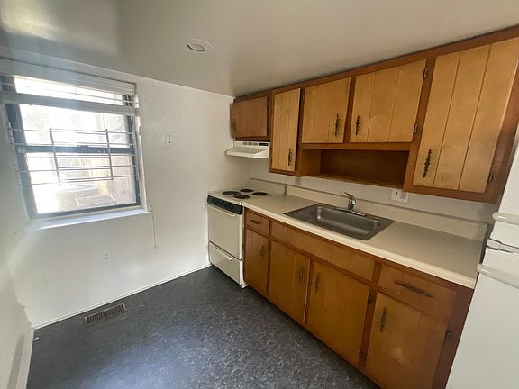 5th image of 1823 Fairmount Ave APT 1F