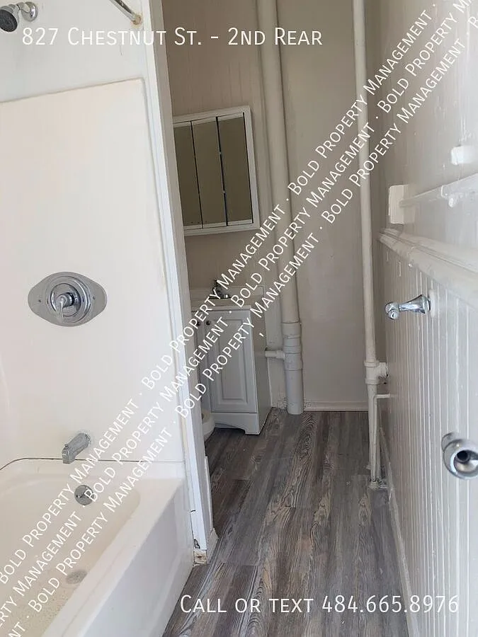 Great loft style 3 Bedroom 1 Bath — Photo 3
