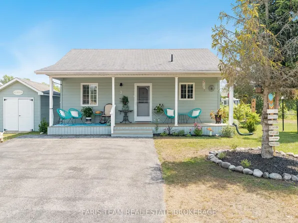 3 Awenda Ave, Wasaga Beach, ON L9Z 1X7
