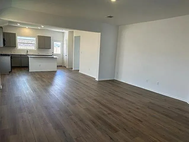 607 Water Way Ave — Photo 9