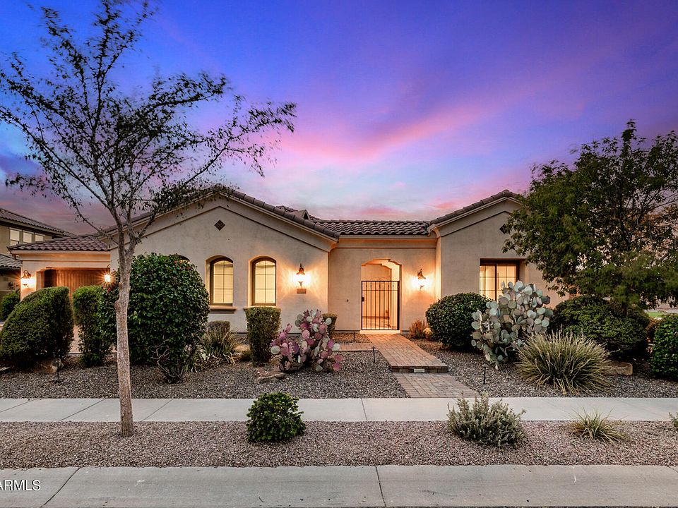 1st image of 208 W ALAMOSA Drive