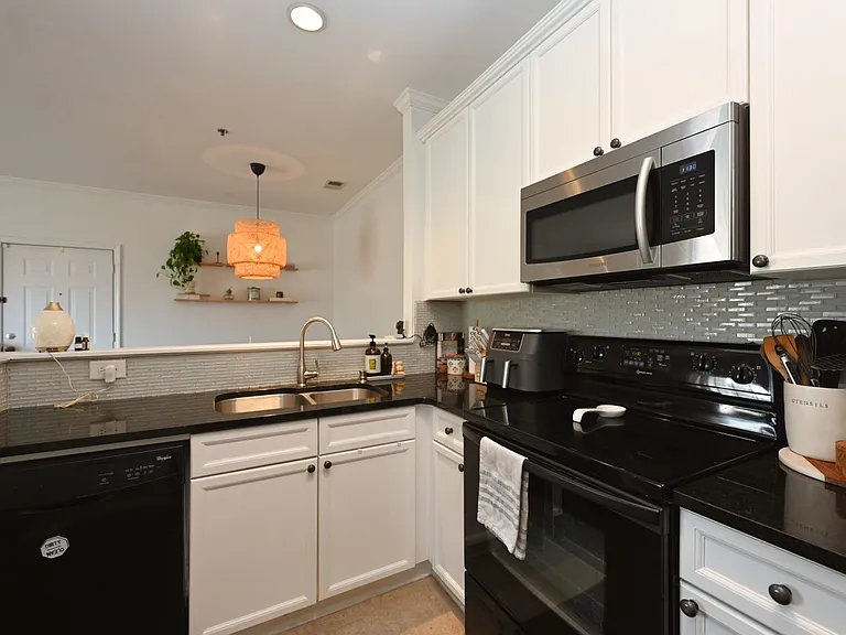 7003 Lenox Village Dr #B11 — Photo 23