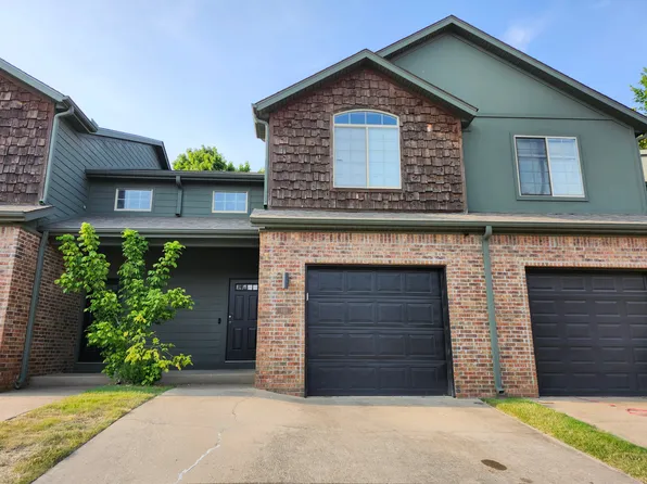 790 W Breeze Cv, Fayetteville, AR 72703