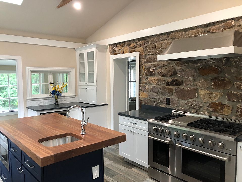 Custom Commercial Kitchen 