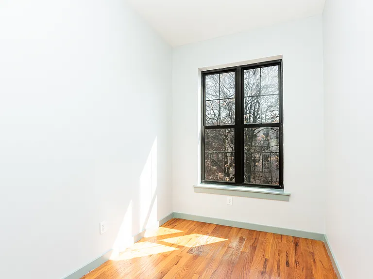 330 Harman St #2R — Photo 9
