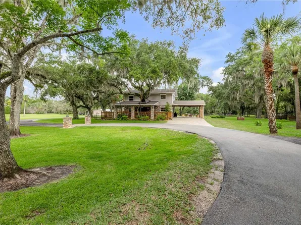 800 Hidden Oaks Ln, Oak Hill, FL 32759