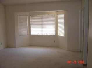 901 Greystone Dr, Las Vegas, NV 89108